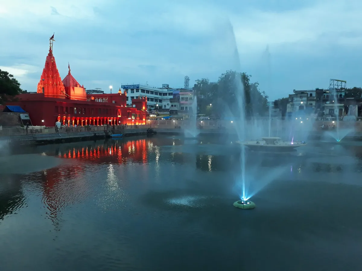 Durga Kund Temple — red Nagara-style temple dedicated to Goddess Durga in Varanasi