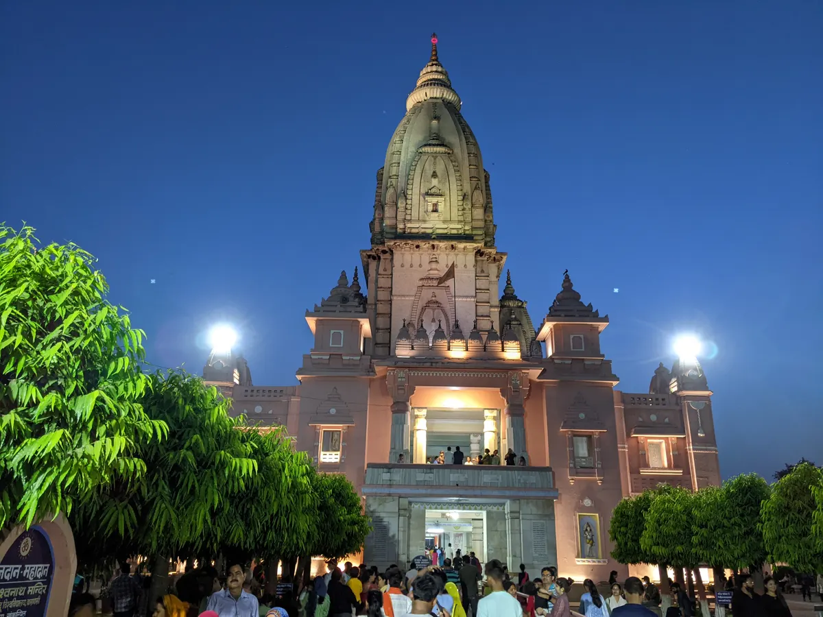 New Vishwanath Temple (Birla Mandir) at Banaras Hindu University campus, Varanasi — the white marble Shiva temple open to all faiths